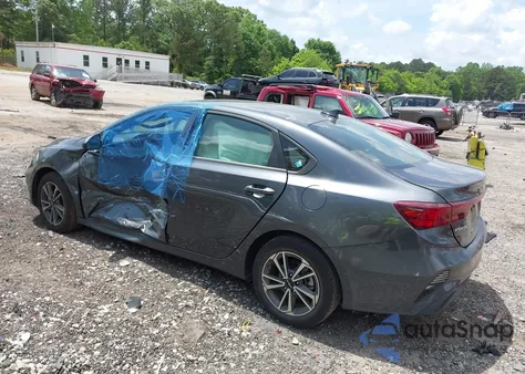 2024 Kia Forte Lxs z USA, uszkodzony, nr VIN 3KPF24AD6RE776747